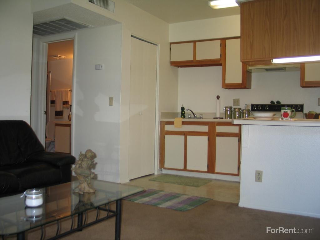 Wilmot Vista Apartments - Photo 2 of 19