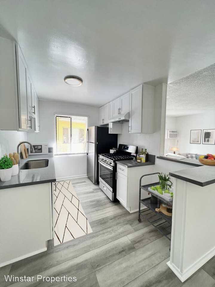 College Manor Apartments - Photo 2 of 29