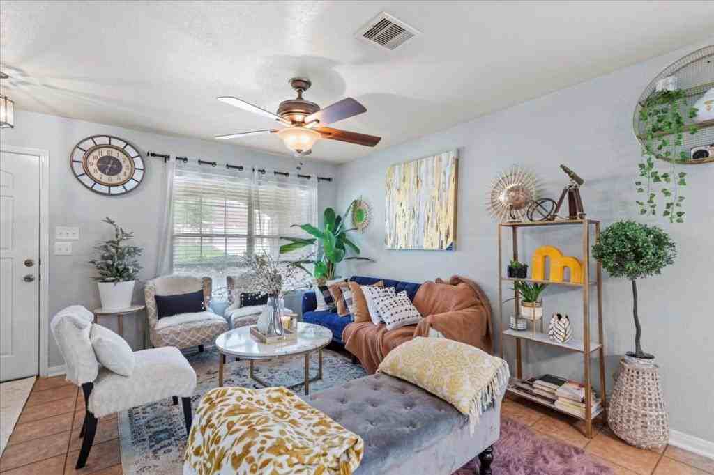 232 Springtree Lane - Photo 7 of 27