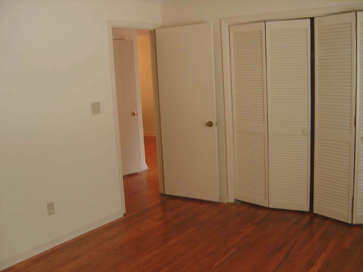 E Hill Street - Photo 6 of 6