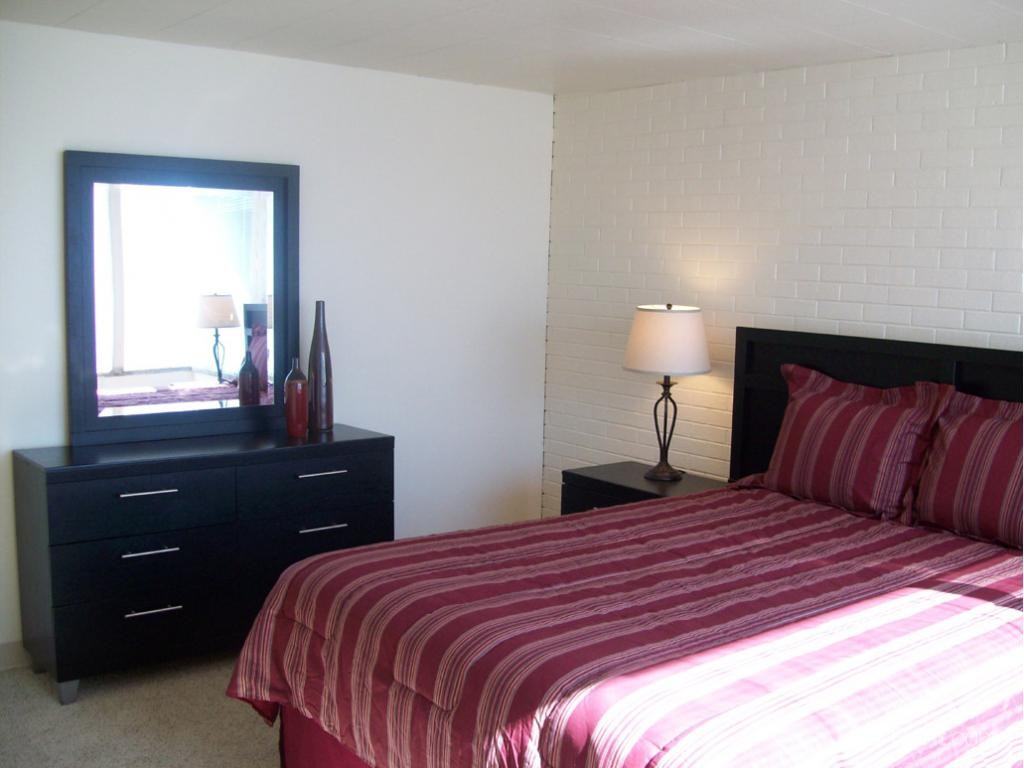 Four Winds Apartments - Photo 3 of 12