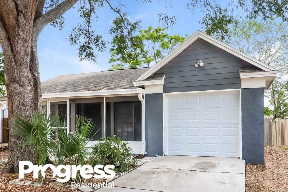 1950 Crown Park Dr - Photo 3 of 16