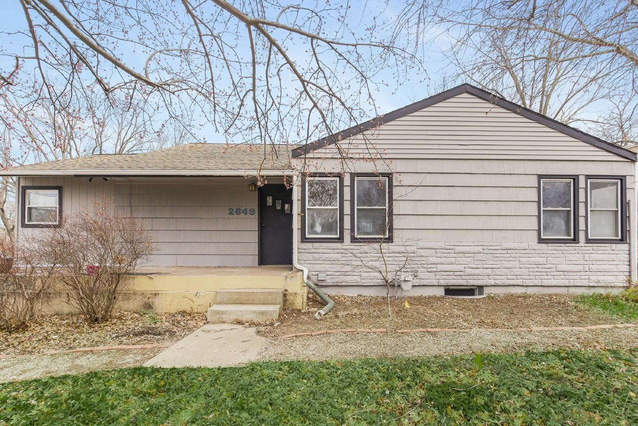 2649 S Sterling Ave - Photo 2 of 19