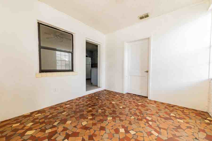 912 E Palmetto St - Photo 2 of 8
