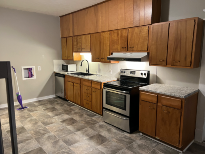 306 West St #B - Photo 2 of 13