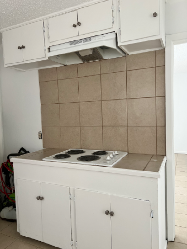 4242 Monroe Ave - Photo 5 of 9