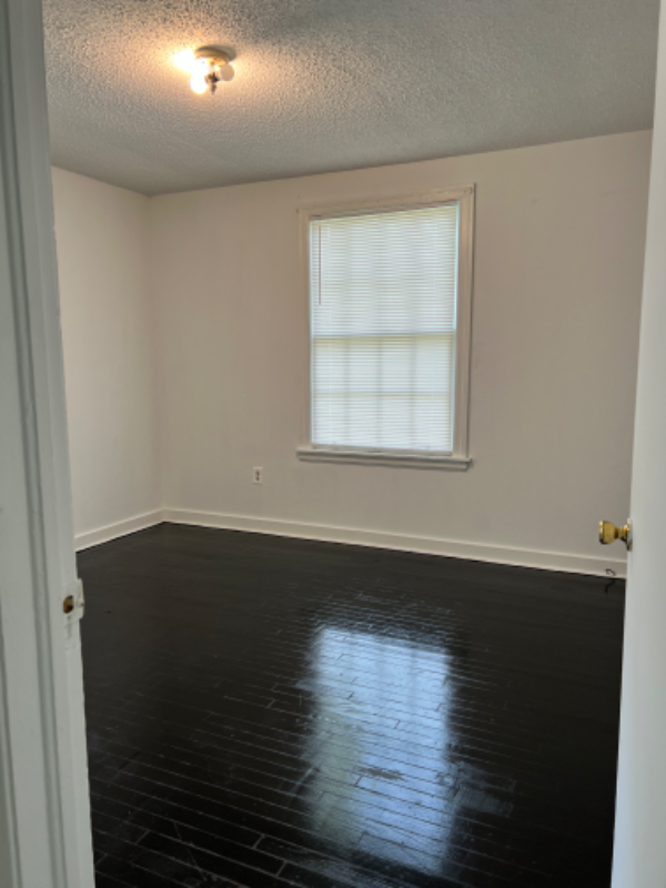 4242 Monroe Ave - Photo 7 of 9