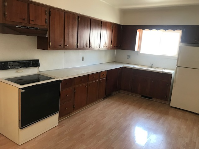 211 Rich St - Photo 2 of 6