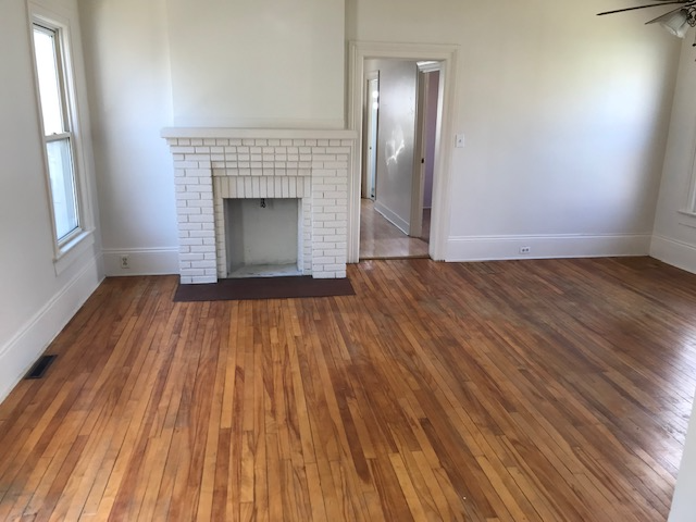 211 Rich St - Photo 3 of 6