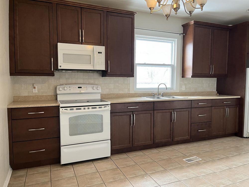 159 157159 Bonaccord Street 157, Moncton, NB E1C 5L7 2 Bedroom