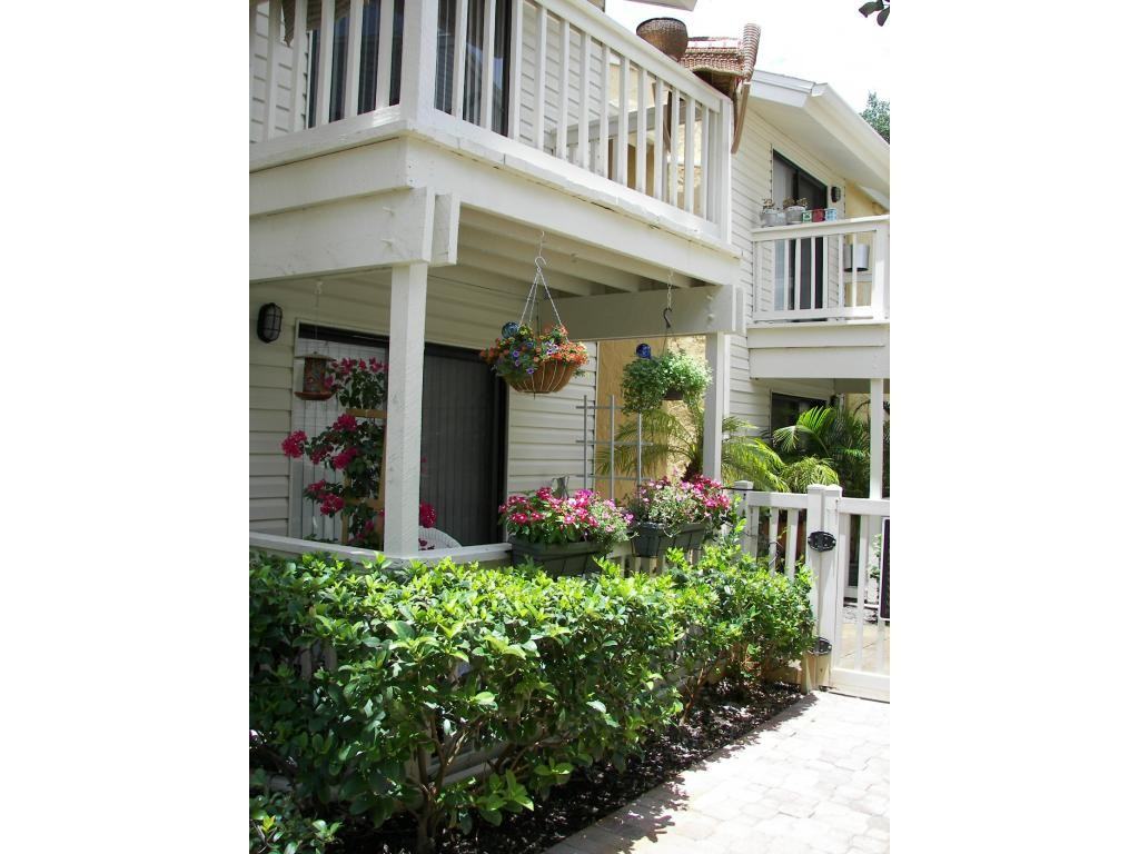 Bay Oaks - Photo 3 of 19