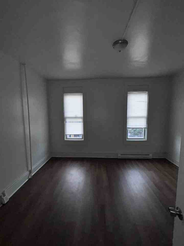 323 N 9th St #2 - Photo 5 of 6