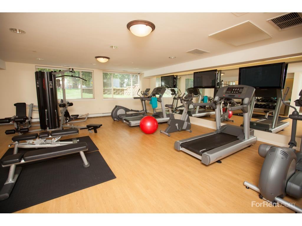 Parkwood Pointe Apartments - Photo 2 of 20