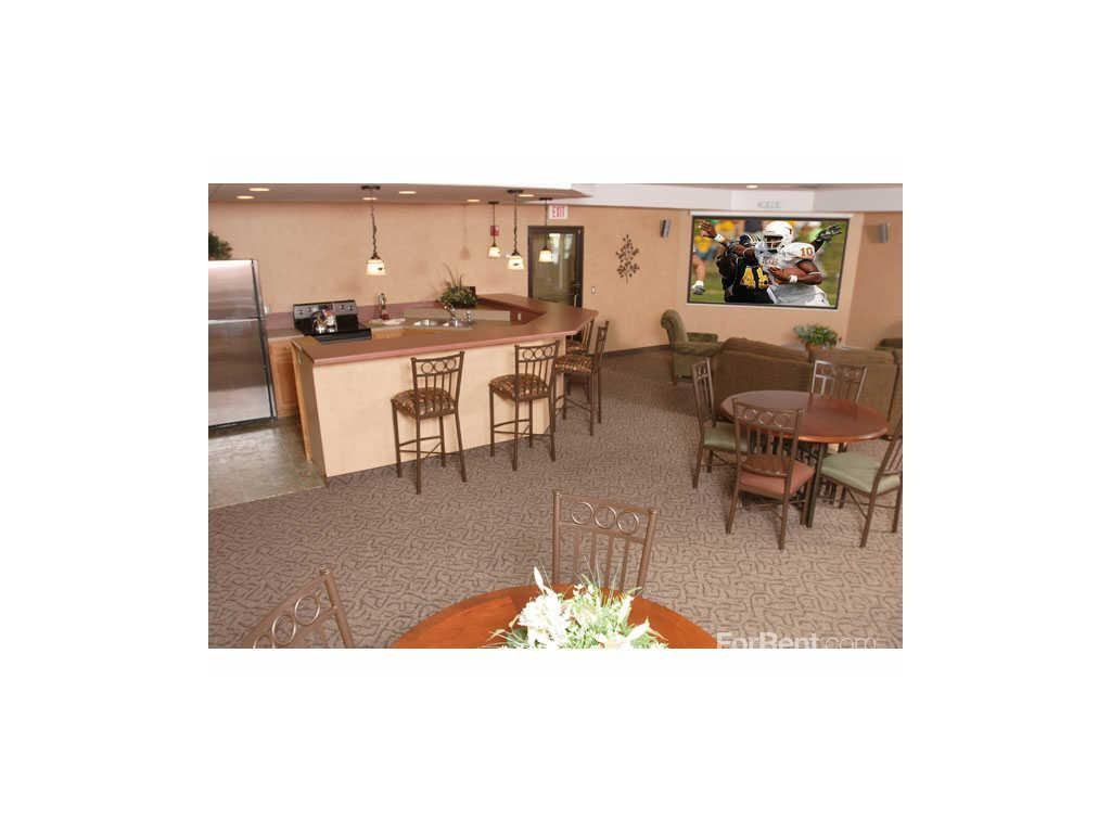 Woodland Pointe Apartments - Photo 3 of 16