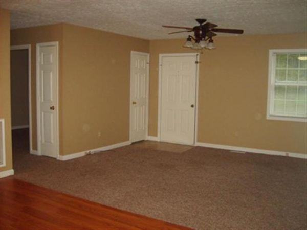 575 Bluegrass Dr N - Photo 2 of 11