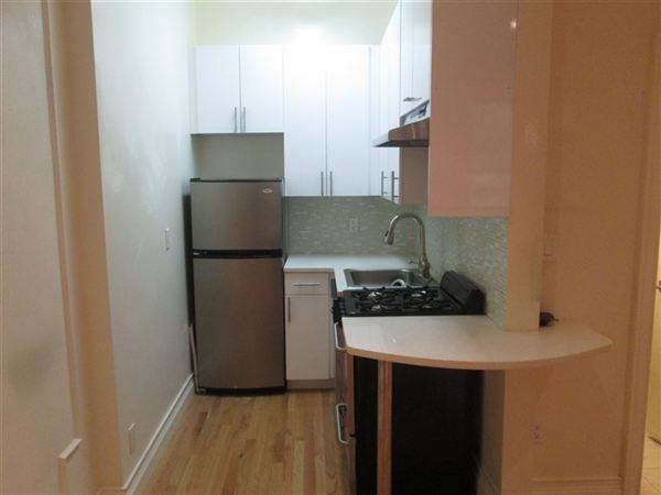 E 28th St and Lexington - Photo 2 of 3