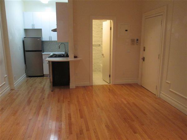 E 28th St and Lexington - Photo 3 of 3