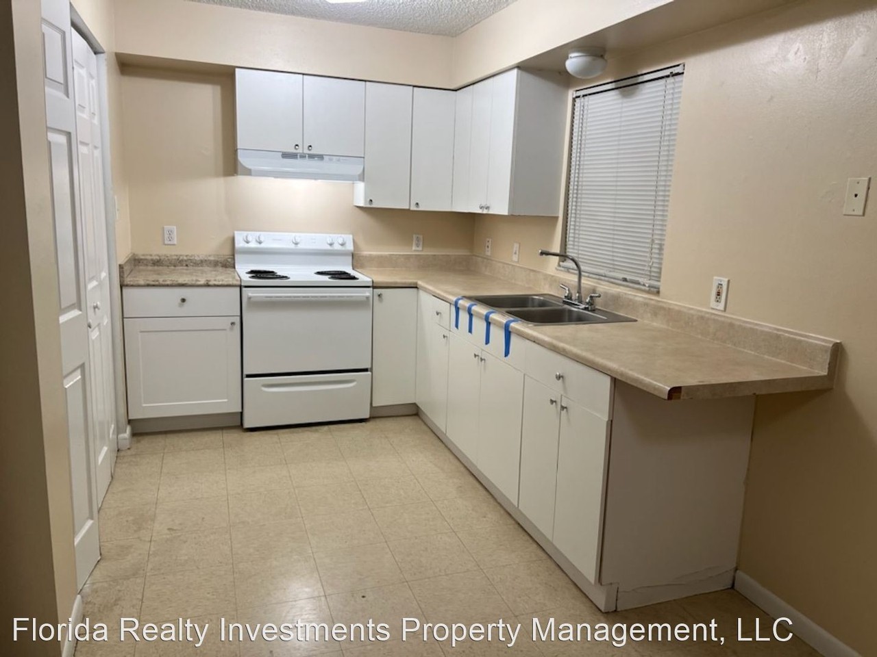1335 E Parker St - Photo 2 of 13