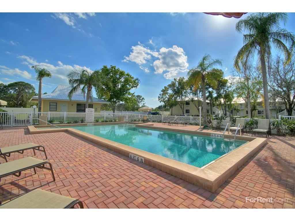 Naples 701 - Photo 3 of 19