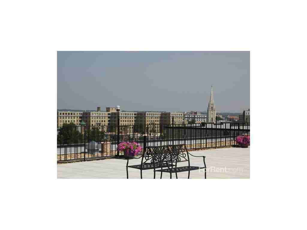 Dorchester House - Photo 2 of 13