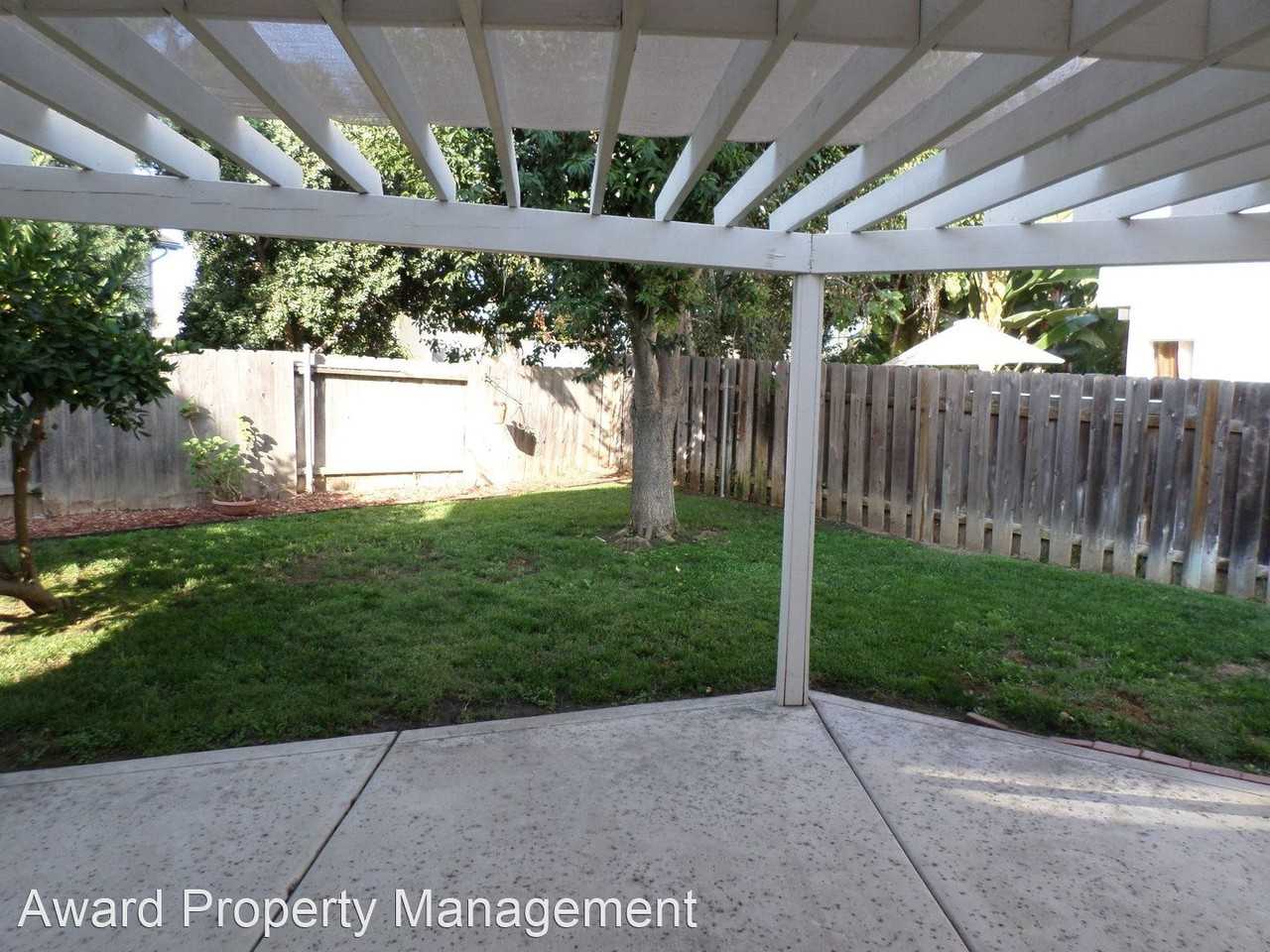 1686 Bronco Way - Photo 3 of 14