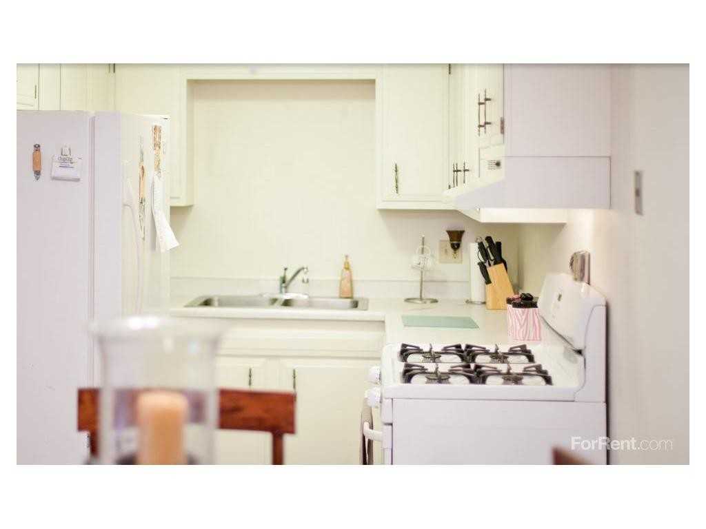 Bluemound Village Apartments - Photo 3 of 11