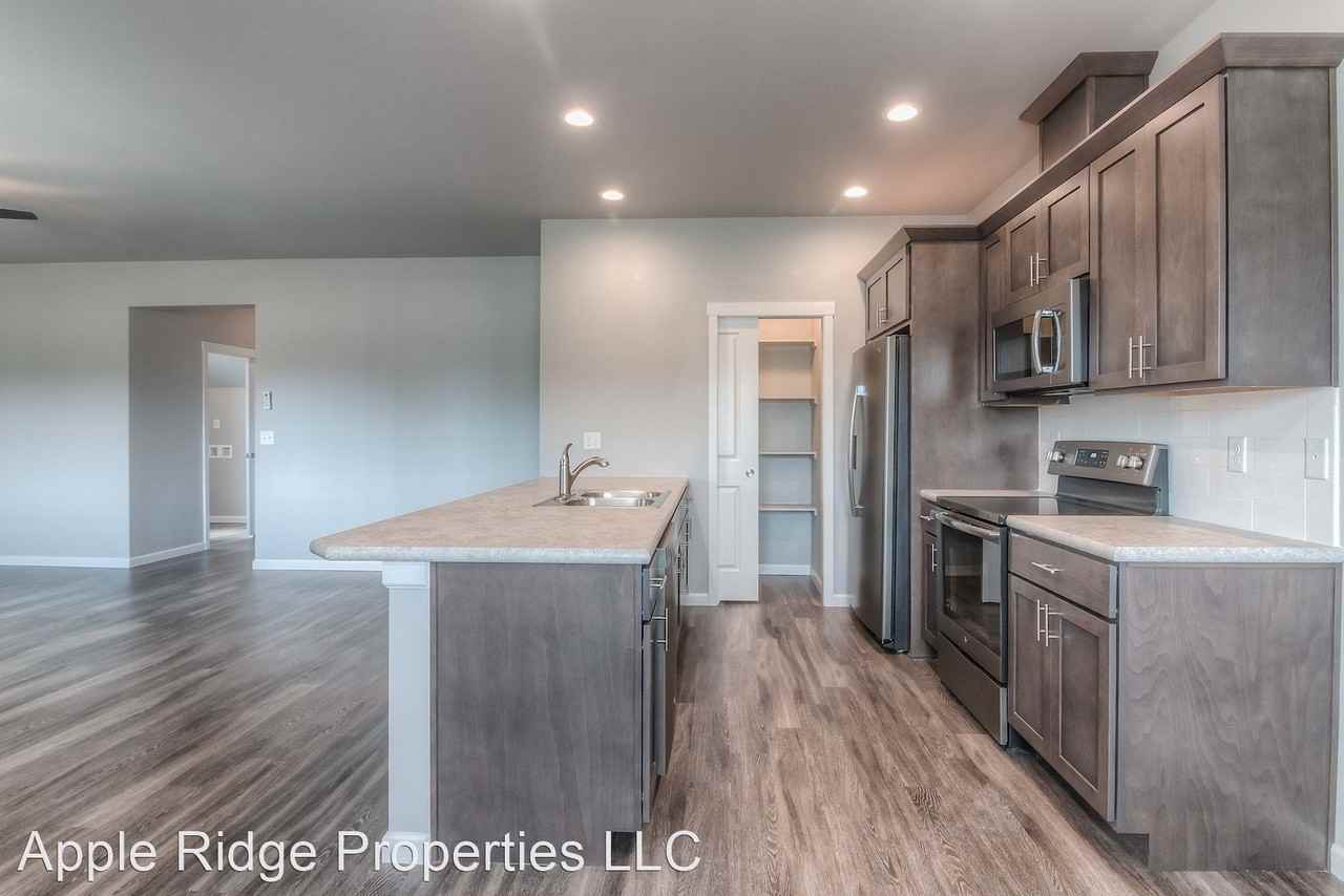 2403 Woolsey Rd - Photo 3 of 9