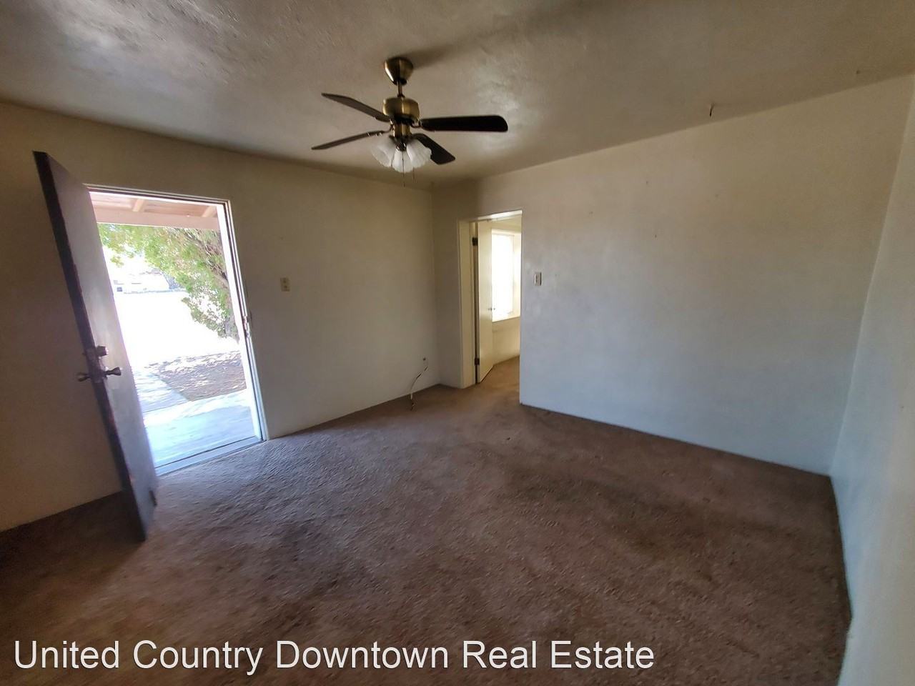 1200 S Gold Ave - Photo 3 of 10