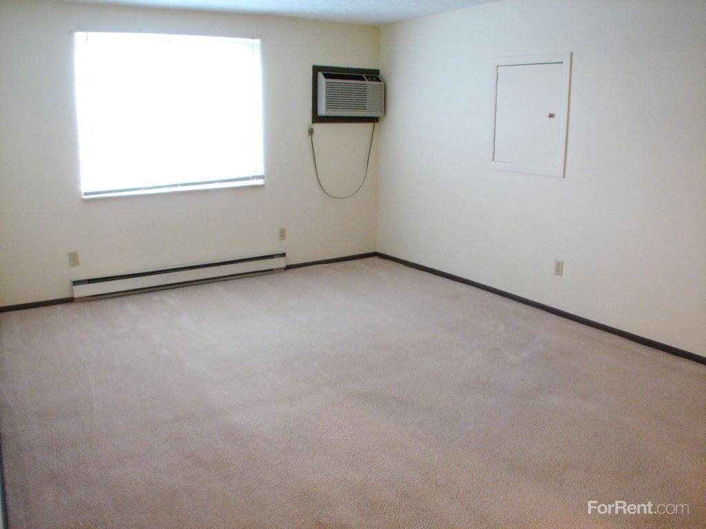 Fountaine DeVille Apartments - Photo 7 of 13
