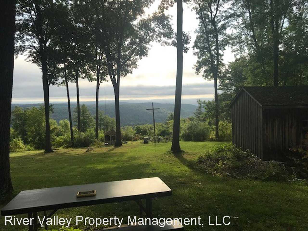 60 Forest Dr - Photo 2 of 16