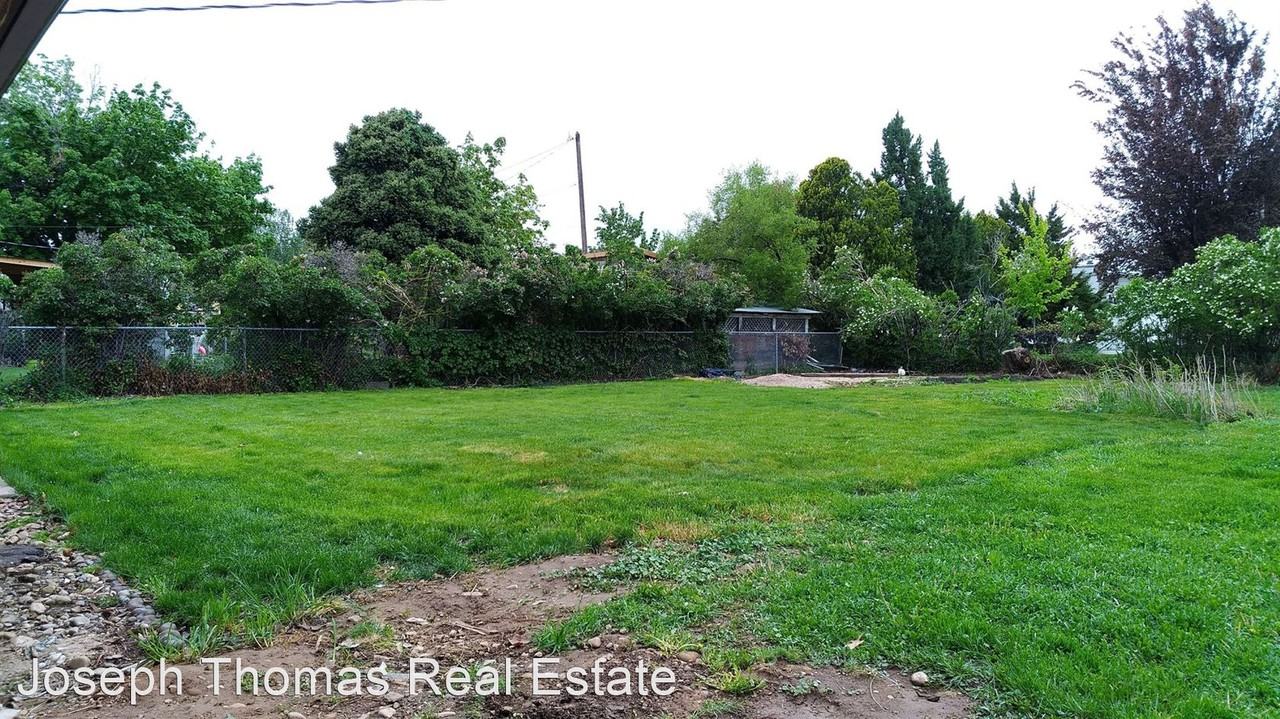 645/655 E 300 N - Photo 2 of 37