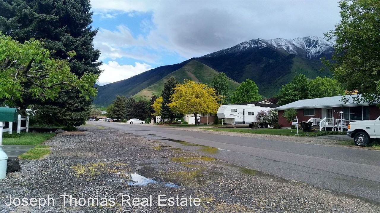 645/655 E 300 N - Photo 3 of 37