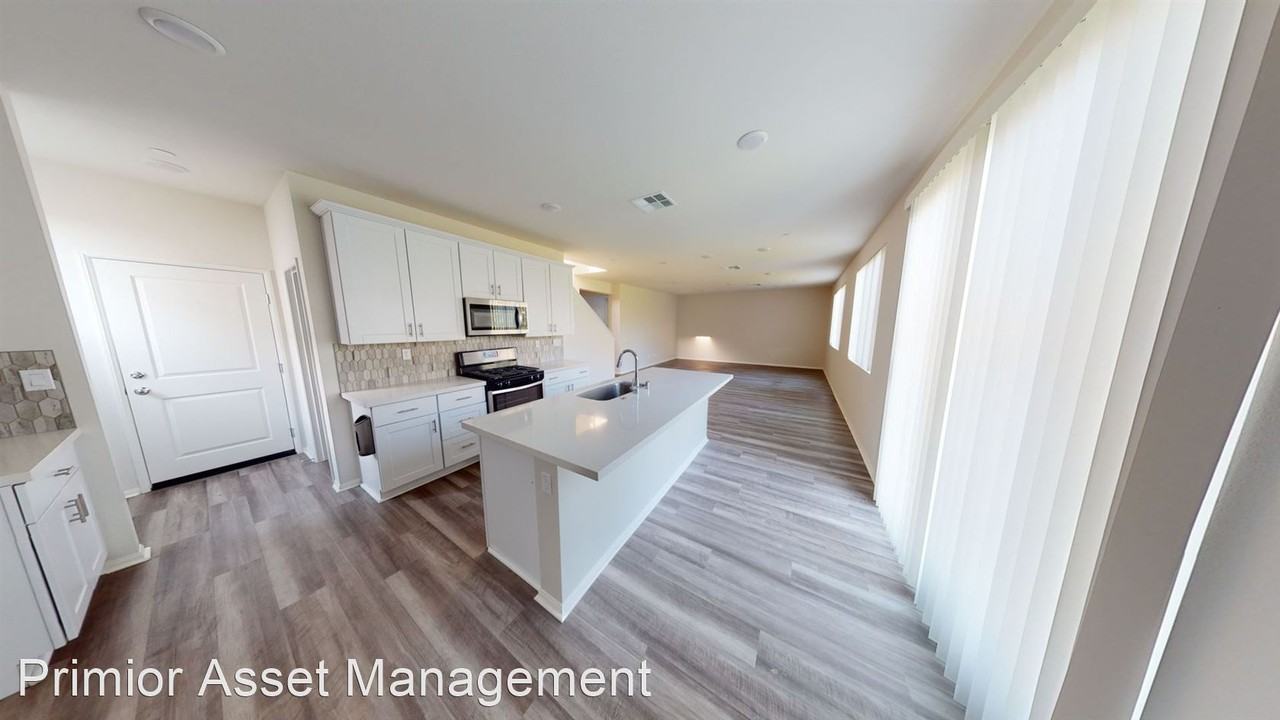 9650 Scioscia St - Photo 3 of 27