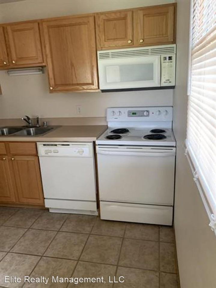 3530 Buckland Square - Photo 3 of 7