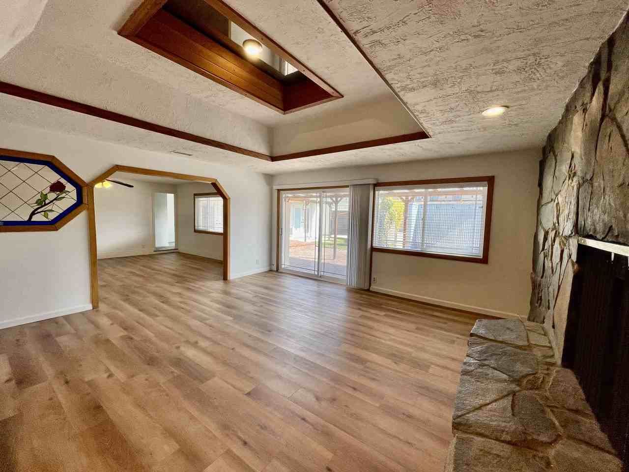 5072 Edinger Ave - Photo 3 of 27