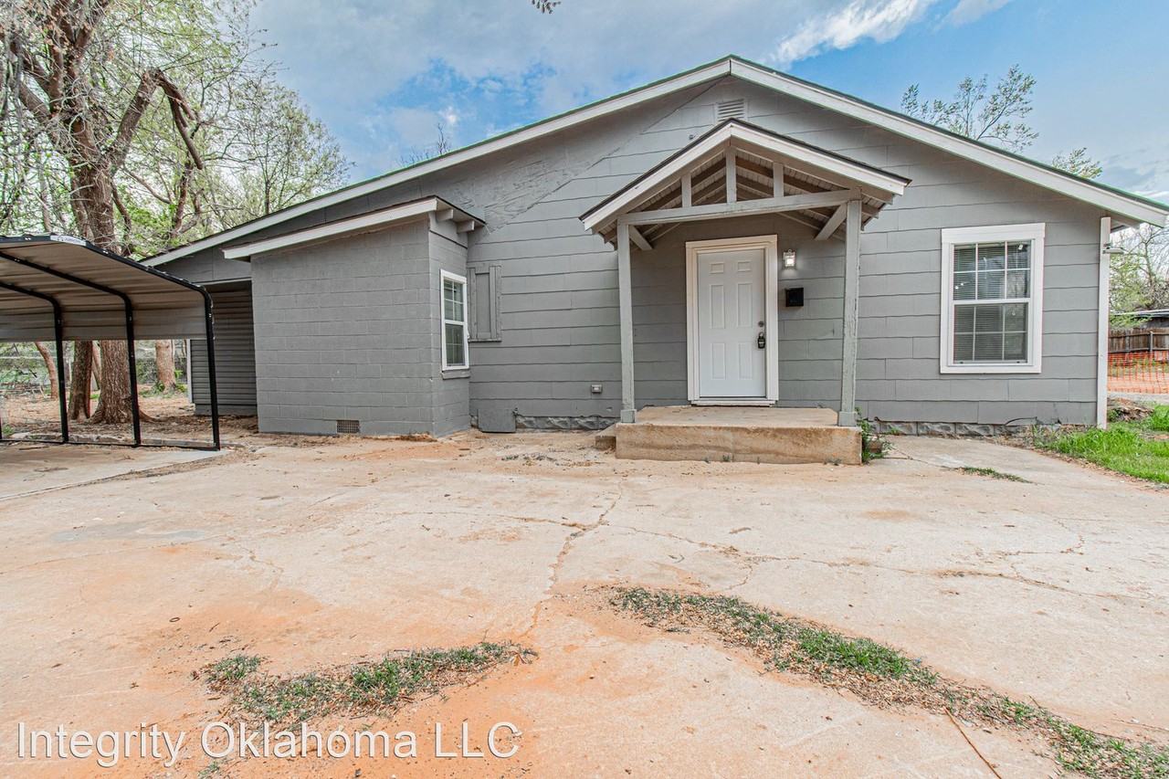 343 Se 42nd St - Photo 3 of 40