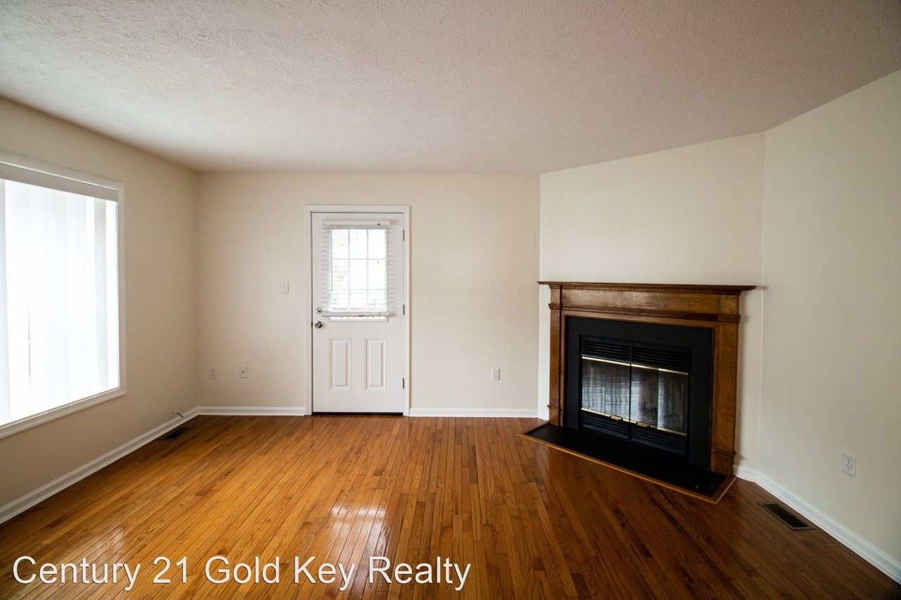 114 Gateway Dr #9 - Photo 3 of 19