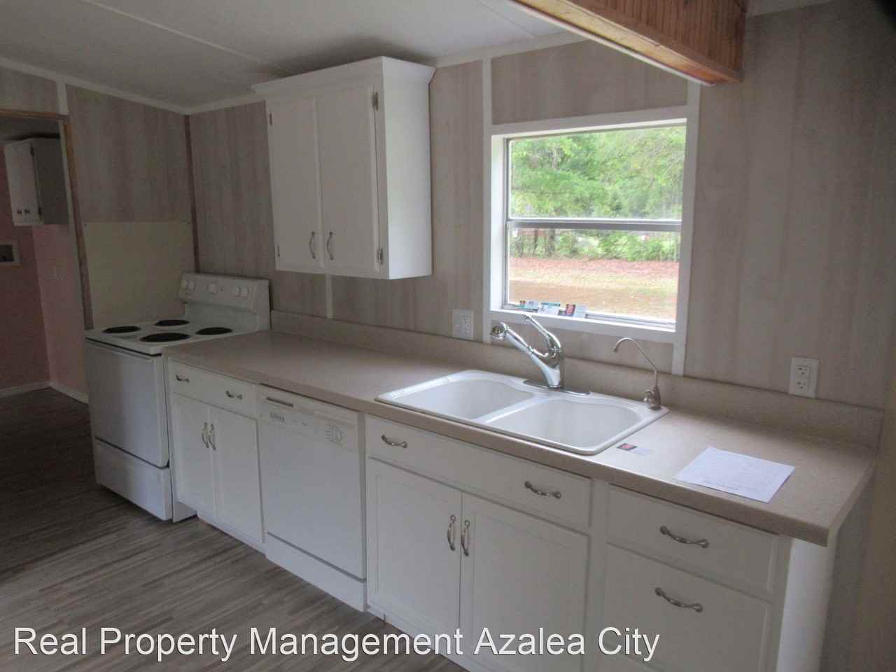 10651 Kings Ct - Photo 2 of 15