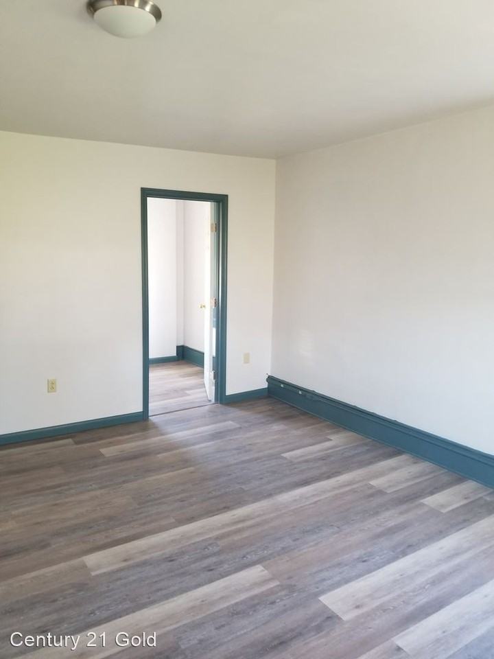 3196 Bernville Rd - Photo 2 of 13