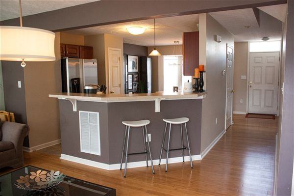 132 E Beaver St - Photo 2 of 7