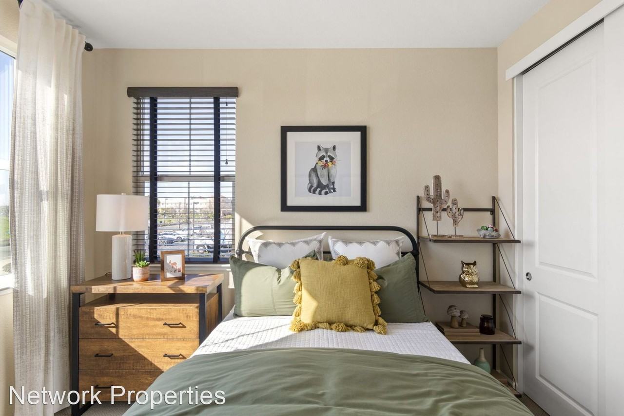 2952 Valbonne Walk - Photo 3 of 40
