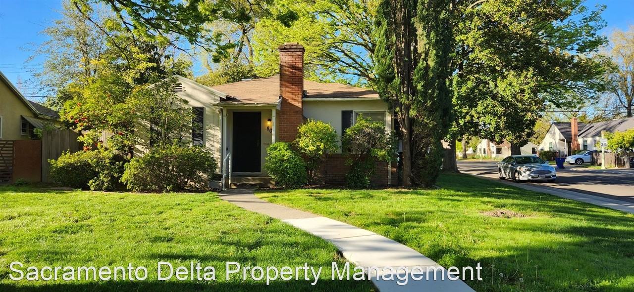 2779 Muir Way/800 Vallejo Way Apartments in Land Park, Sacramento, CA