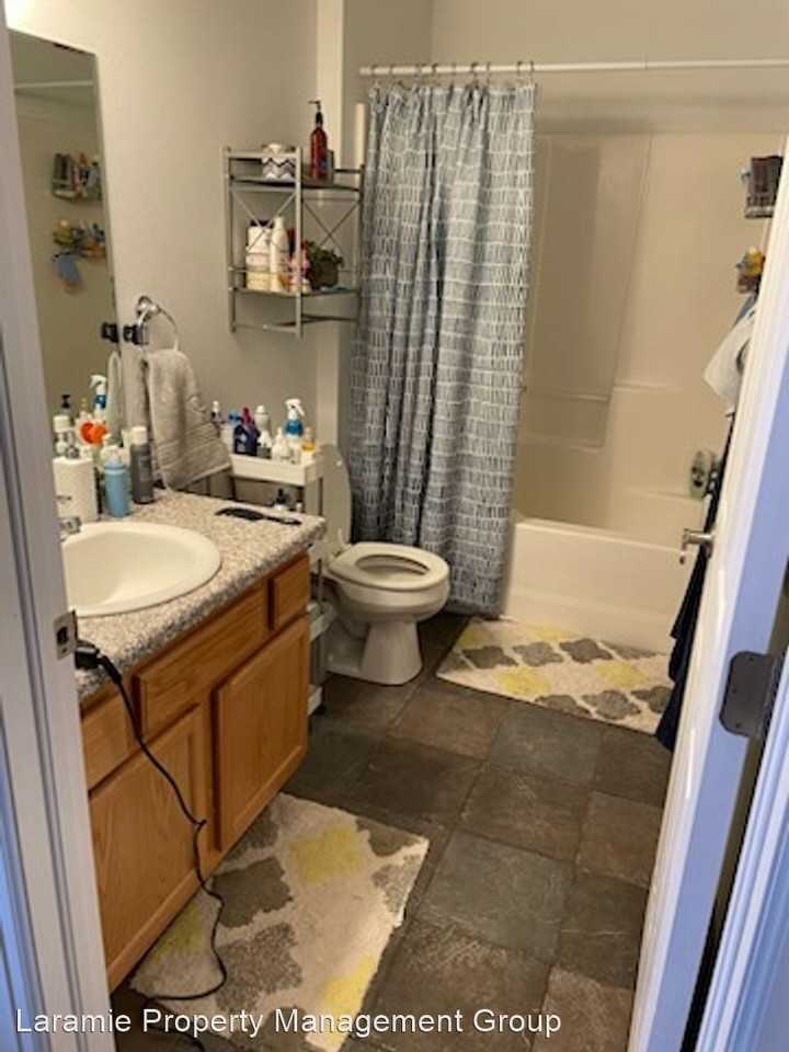 657 N 14th St - Photo 2 of 7