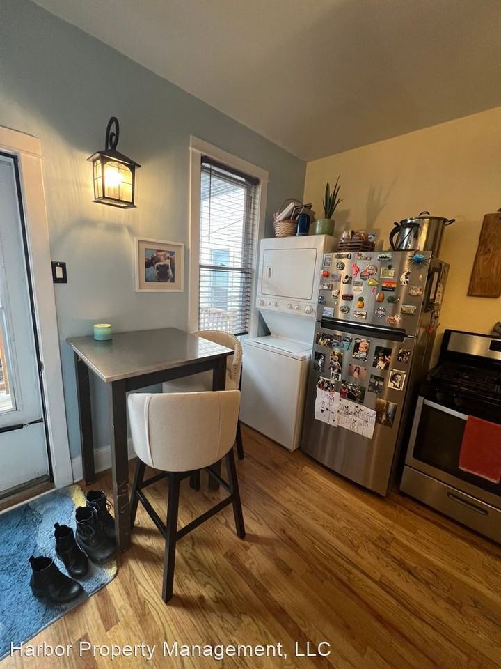 2142 W. Warner Ave. - Photo 3 of 10