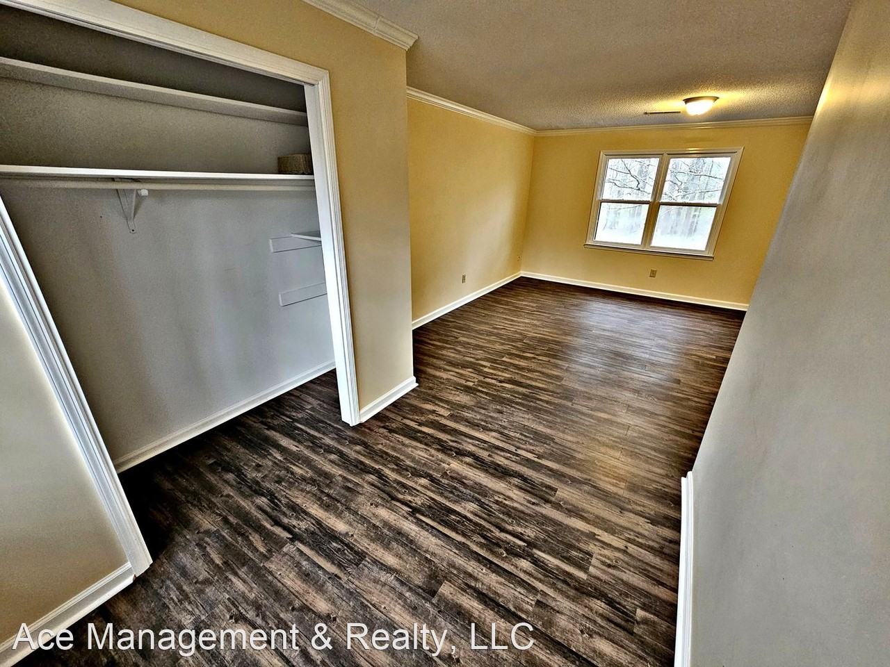 154 Lynnwood Cir - Photo 3 of 22