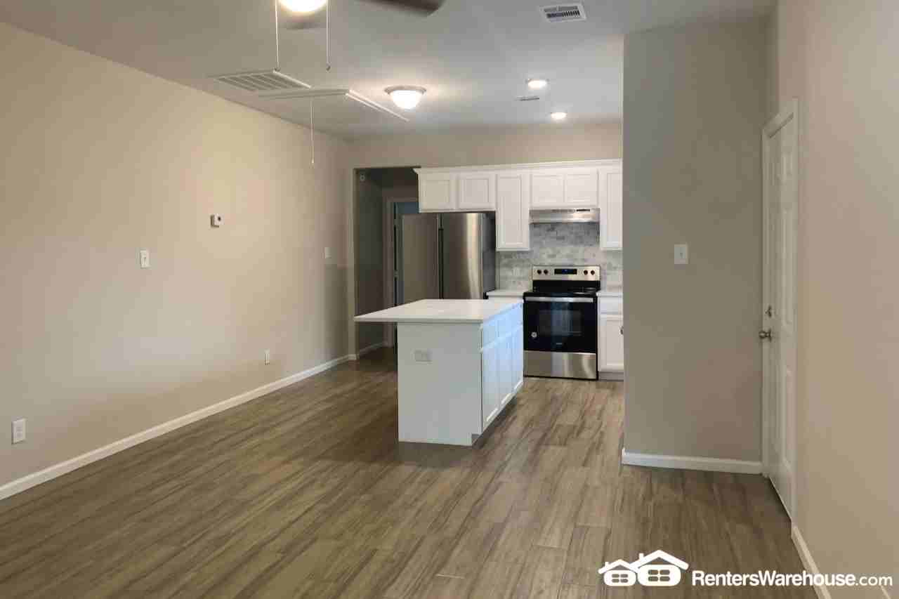 9805 Kerr St - Photo 2 of 13