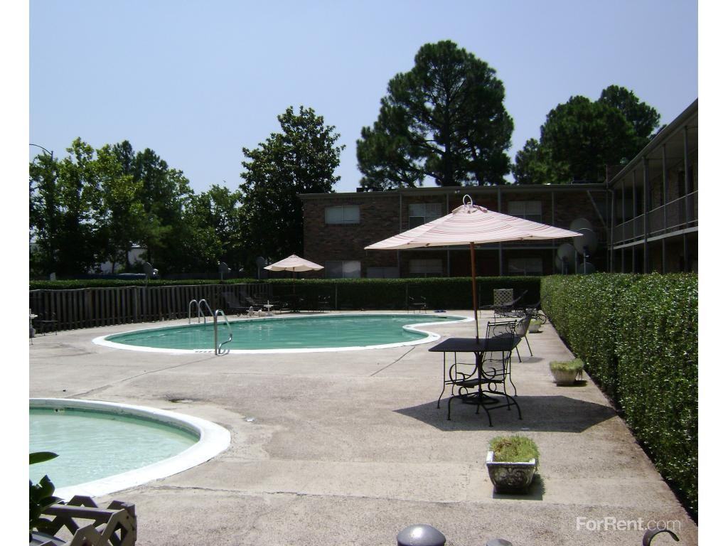 Summereast Apartments - Photo 3 of 8