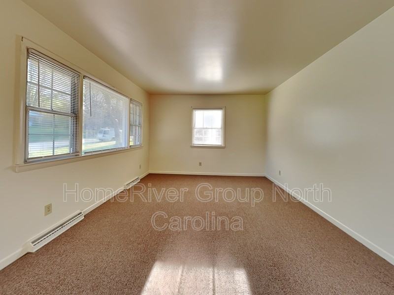 2107 Carpenter St - Photo 2 of 21