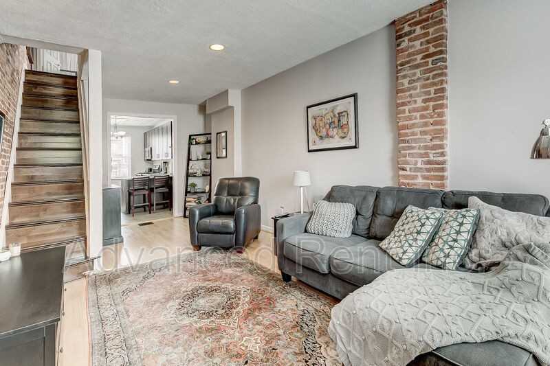 528 S Streeper St - Photo 7 of 28