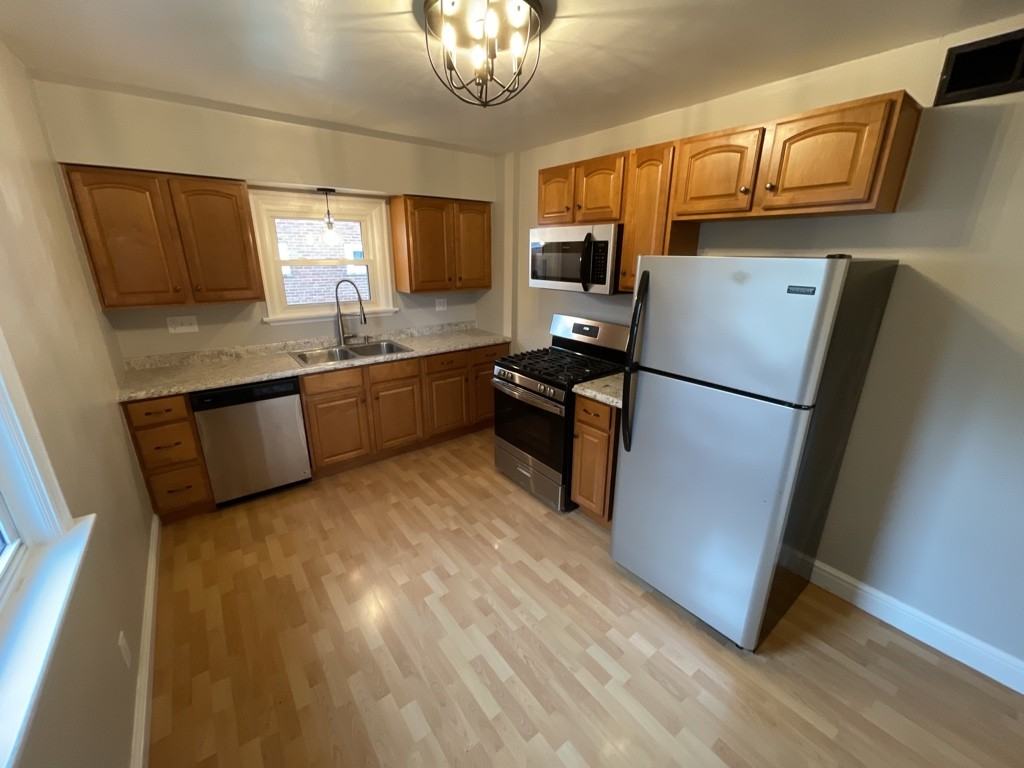 143 Whipple St - Photo 3 of 12